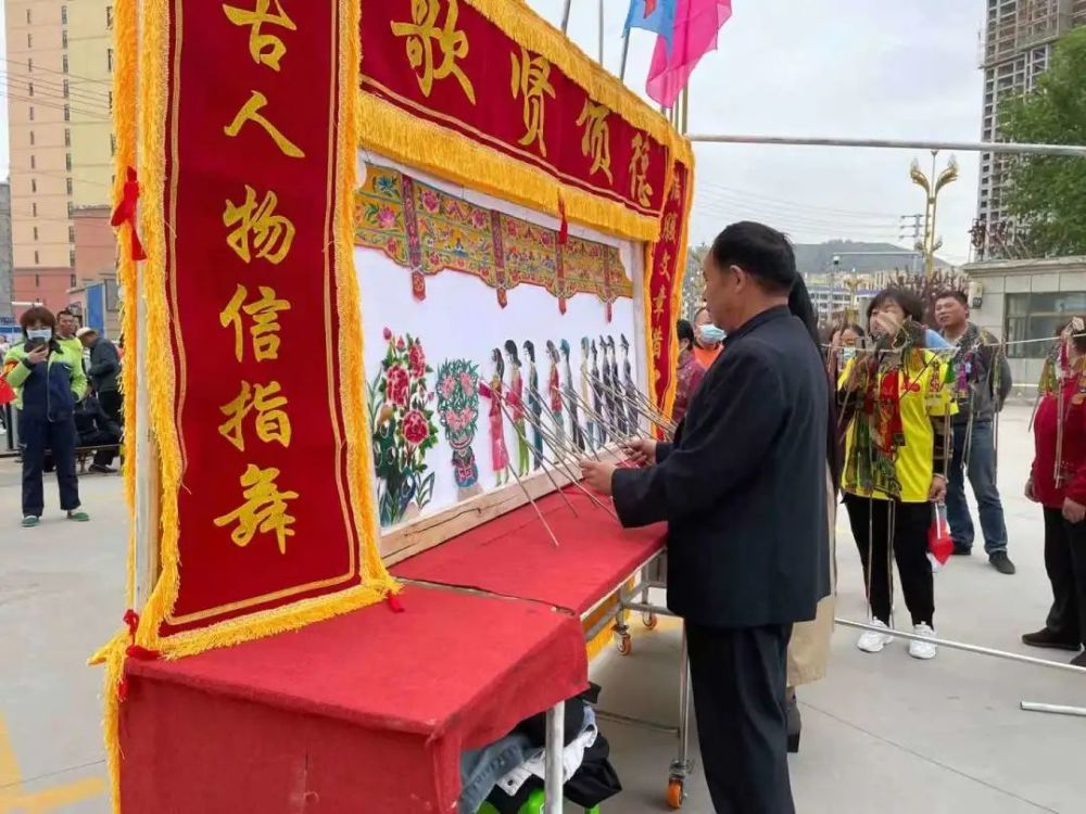 新澳門(mén)王中王期期中，揭秘彩票背后的秘密與策略，揭秘新澳門(mén)王中王彩票背后的秘密與策略，期期中探秘彩票世界