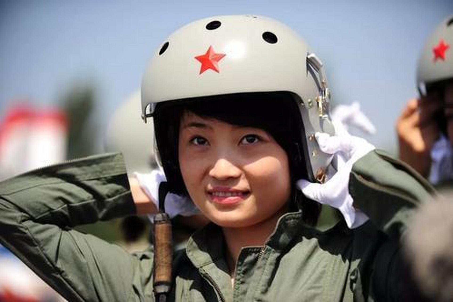 四川女飛行員余旭，英勇無畏的藍天使者，四川女飛行員余旭，藍天的英勇使者
