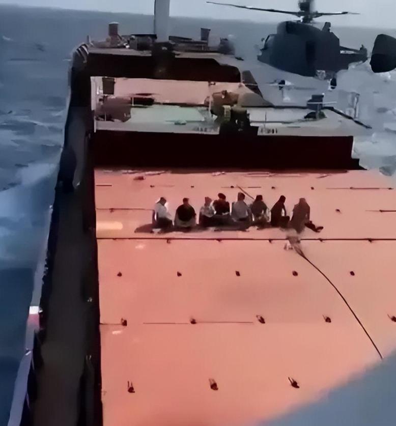 俄羅斯向美軍艦開火，事件背景與SEO解讀，俄羅斯對美軍艦開火事件背景解析與SEO視角解讀