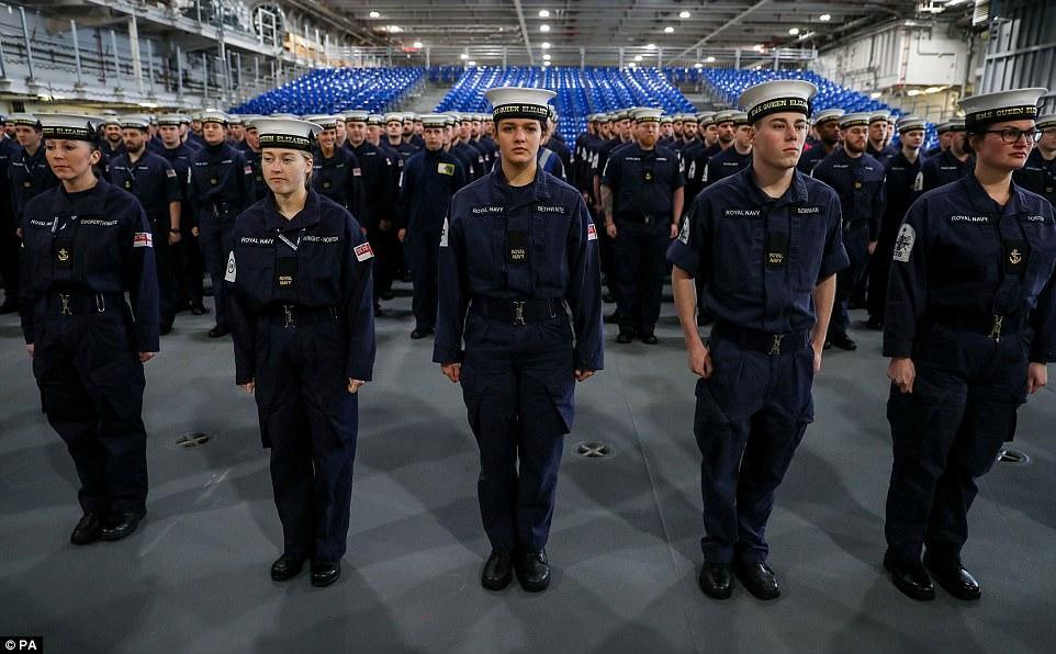 伊麗莎白女王號(hào)航母圖片，展現(xiàn)英國(guó)海軍力量的驕傲，伊麗莎白女王號(hào)航母展示英國(guó)海軍力量的風(fēng)采
