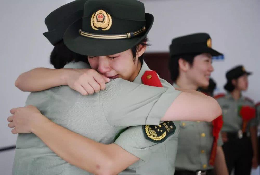 關(guān)于21式各軍種八一臂章的探討，關(guān)于各軍種八一臂章的探討，深入解析21式臂章特點(diǎn)
