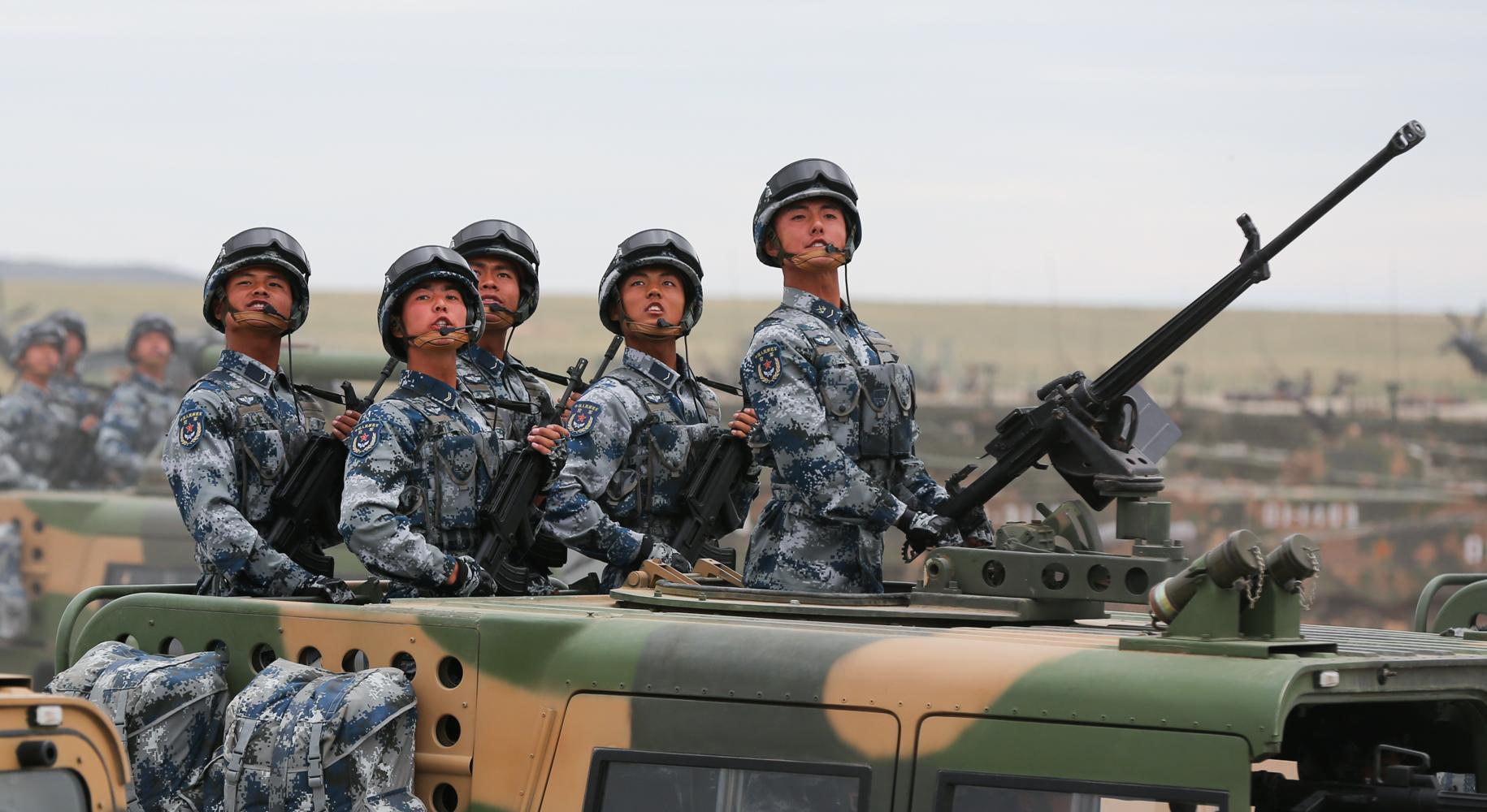 建軍90年閱兵完整版，回顧歷史，展望未來，建軍90年閱兵回顧，歷史印記與未來展望