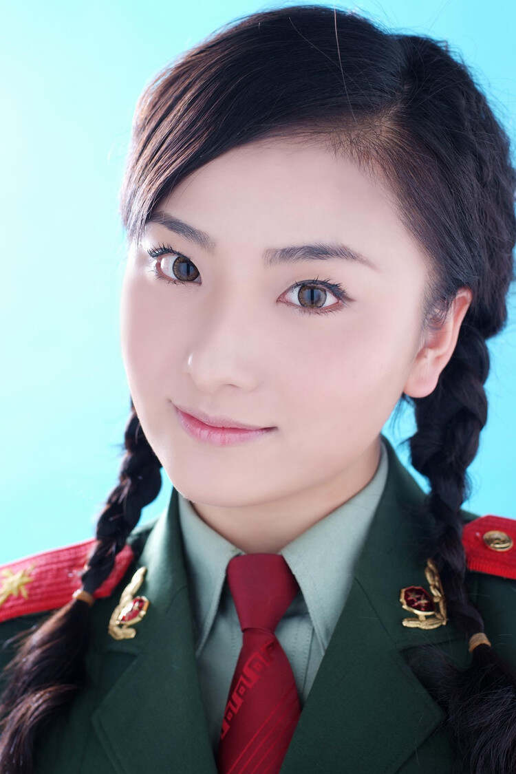 中國(guó)最漂亮的女兵照片第一名——展現(xiàn)英雄之美與榮耀印記，中國(guó)女兵第一名，榮耀印記與英雄之美的璀璨瞬間