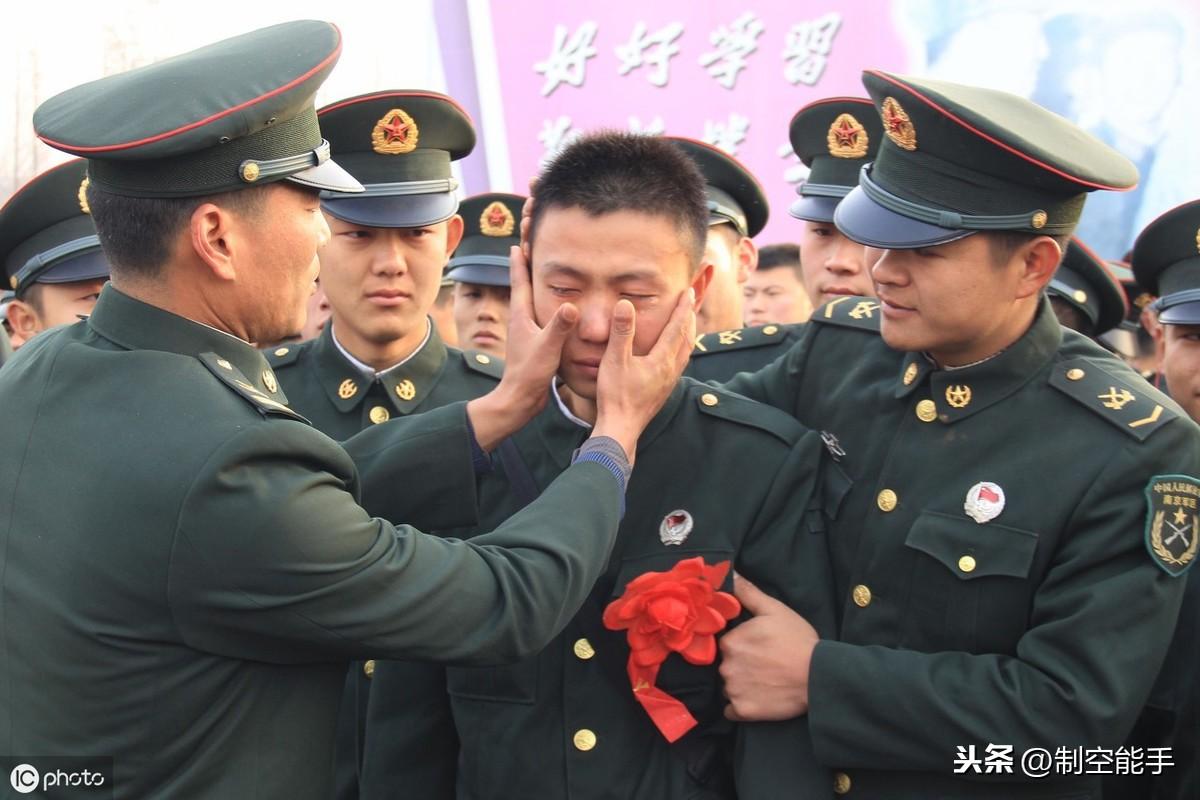 空軍義務兵在軍隊中的職責與角色，探尋空軍義務兵的主要任務，空軍義務兵職責與角色探究，主要任務解析