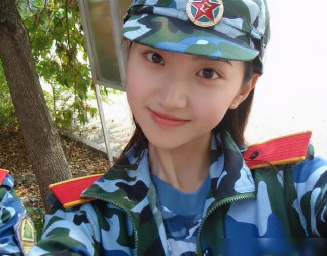 軍事直播間董嘉耀，一位軍事領(lǐng)域的佼佼者，董嘉耀，軍事領(lǐng)域的翹楚，深度解析軍事直播間