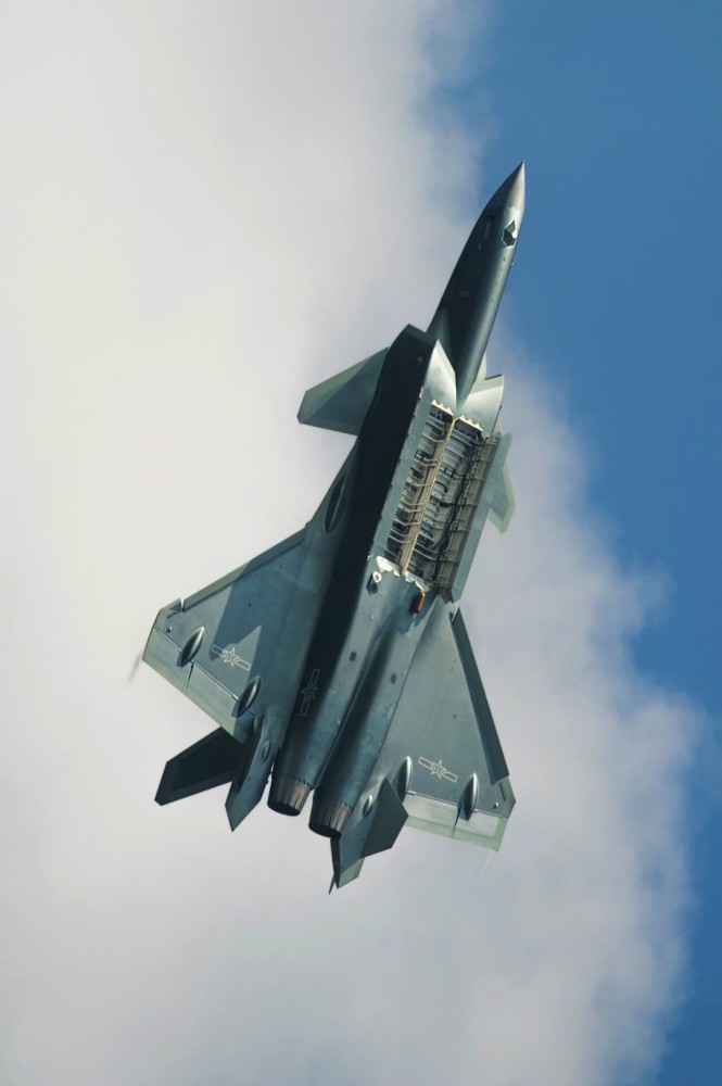 揭秘殲-20高清圖片，中國空軍新一代隱形戰(zhàn)機(jī)的風(fēng)采，揭秘殲-20高清圖片，中國新一代隱形戰(zhàn)機(jī)風(fēng)采展示