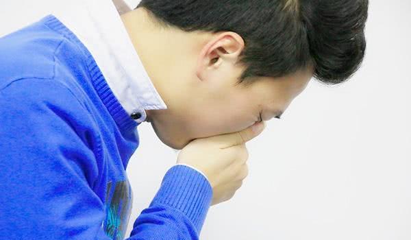 痰多粘稠吐不完喉嚨粘粘的怎么辦——解決喉嚨不適的有效方法，解決喉嚨痰多粘稠的有效方法，應(yīng)對喉嚨不適的實用指南