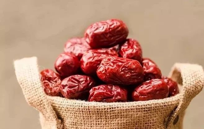 紅棗，營養(yǎng)與健康之寶，紅棗，營養(yǎng)與健康之奧秘