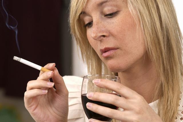 女性雌激素高的表現(xiàn)及其影響，女性雌激素高的癥狀與影響概述