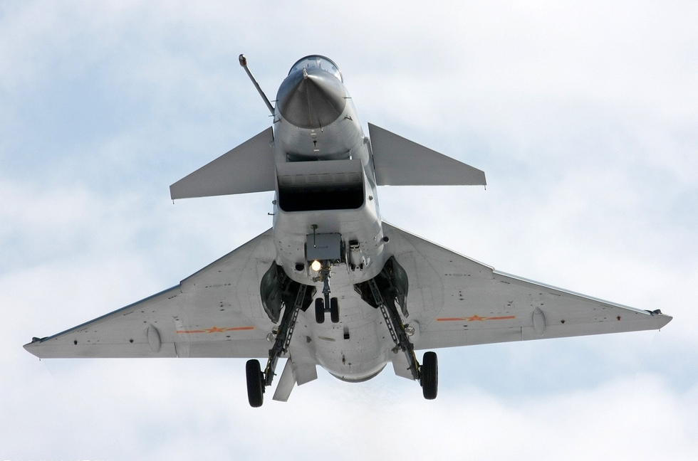 殲-10戰(zhàn)斗機(jī)圖片展示，探索中國空中力量的驕傲，殲-10戰(zhàn)斗機(jī)圖片展示，中國空中力量的榮耀與驕傲