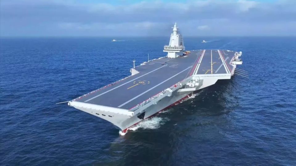 我國(guó)第四艘航母，展現(xiàn)強(qiáng)大實(shí)力與未來(lái)展望，我國(guó)第四艘航母，實(shí)力展現(xiàn)與未來(lái)展望