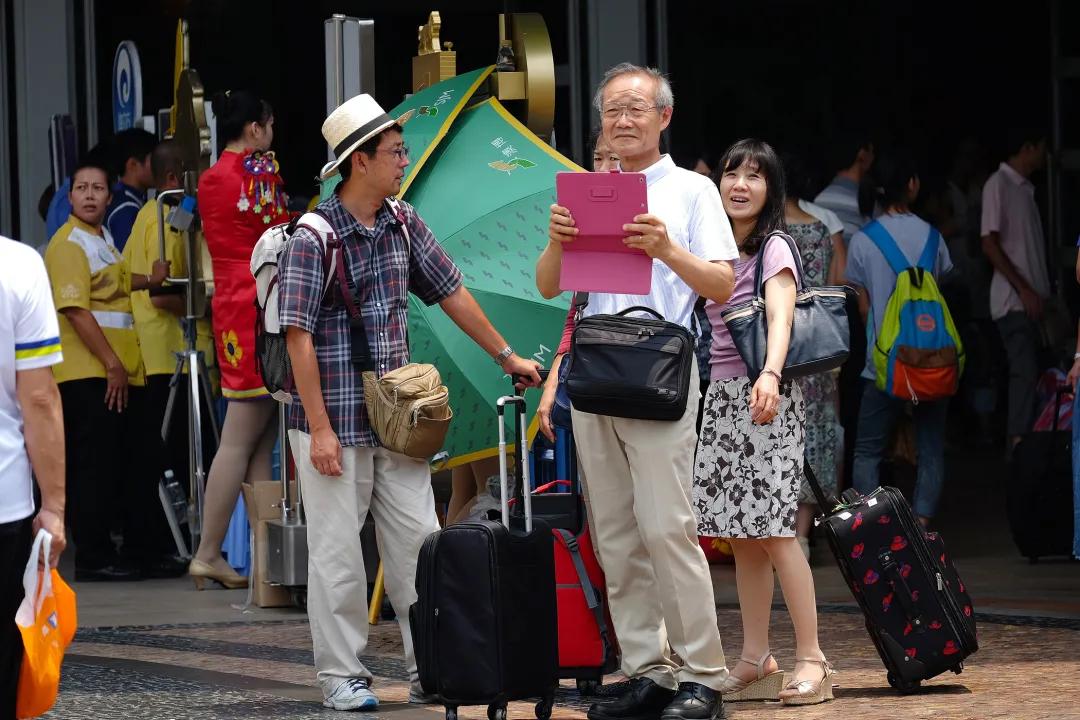 澳門242最快開獎(jiǎng)結(jié)果，揭秘彩票背后的秘密，澳門彩票開獎(jiǎng)結(jié)果揭秘，探尋背后的秘密與最新開獎(jiǎng)動(dòng)態(tài)